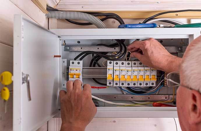 Étapes d’un projet de travaux d’électricité avec Avenir Rénovations Suisse