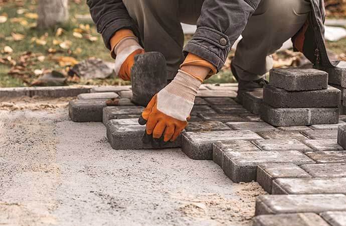 Comment réussir la pose de votre pavage extérieur à Genève ?