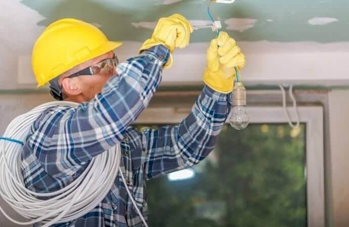 Comment Avenir Rénovations pilote-t-elle vos travaux d'électricité à Genève ?